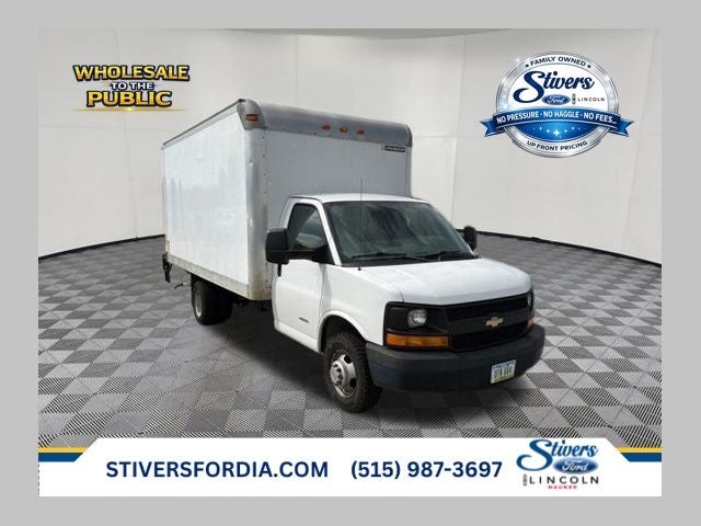 2013 Chevrolet Express 4500 Base Cutaway