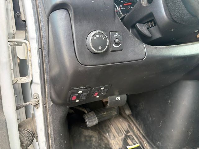 2013 Chevrolet Express 4500 Base Cutaway