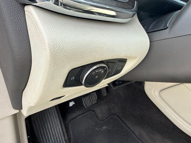 2017 Lincoln Continental Premiere