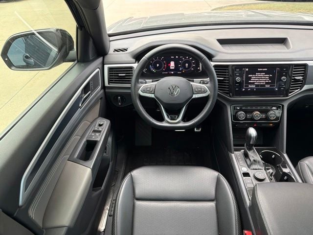 2023 Volkswagen Atlas Cross Sport 2.0T SEL R-Line