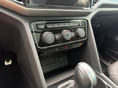 2023 Volkswagen Atlas Cross Sport 2.0T SEL R-Line