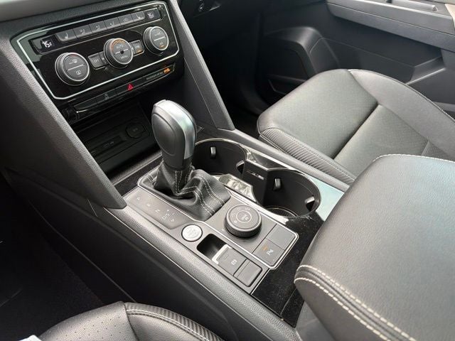 2023 Volkswagen Atlas Cross Sport 2.0T SEL R-Line