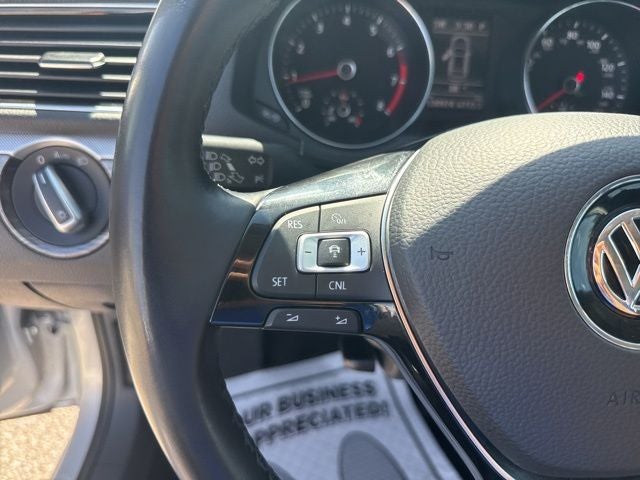2016 Volkswagen Passat 1.8T SE