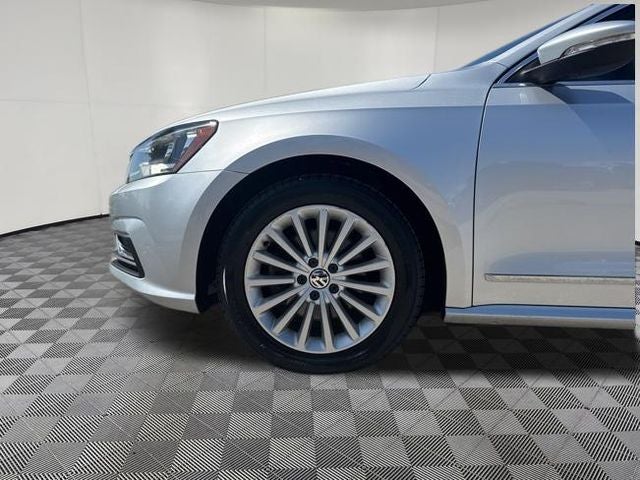 2016 Volkswagen Passat 1.8T SE