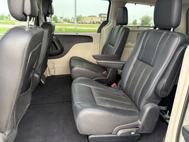 2011 Chrysler Town & Country Touring-L