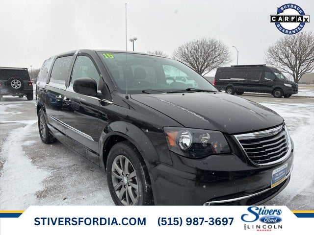 2015 Chrysler Town & Country S