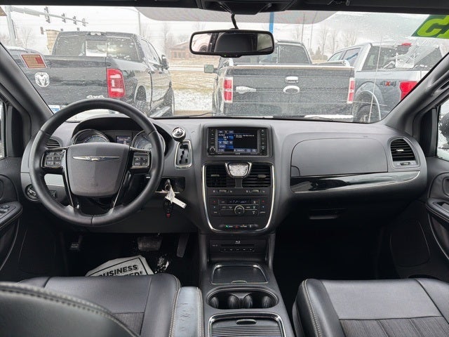 2015 Chrysler Town & Country S