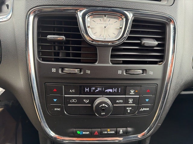 2015 Chrysler Town & Country S