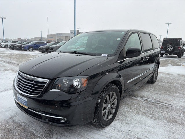 2015 Chrysler Town & Country S