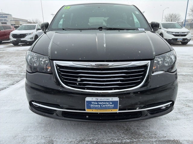 2015 Chrysler Town & Country S