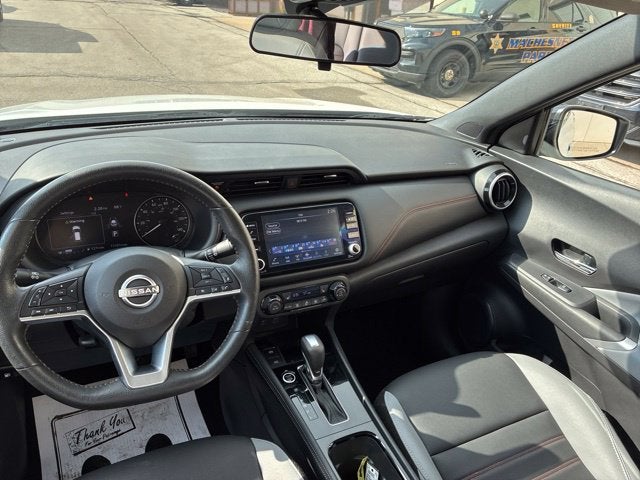 2023 Nissan Kicks SR