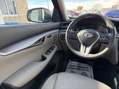 2023 INFINITI QX50 LUXE
