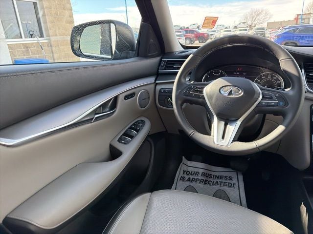 2023 INFINITI QX50 LUXE