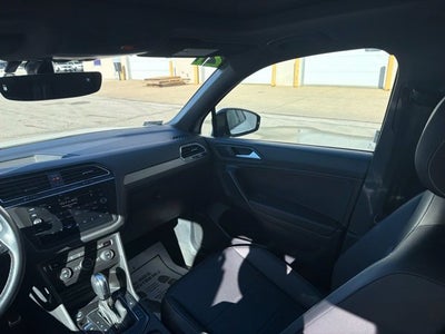 2021 Volkswagen Tiguan 2.0T SE R-Line Black