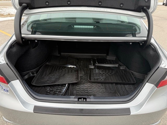 2024 Toyota Camry Hybrid SE