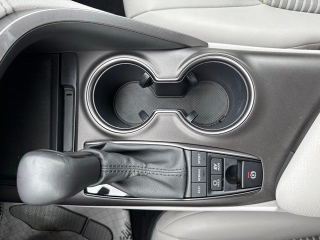 2024 Toyota Camry Hybrid SE