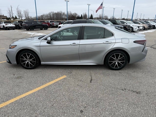 2024 Toyota Camry Hybrid SE