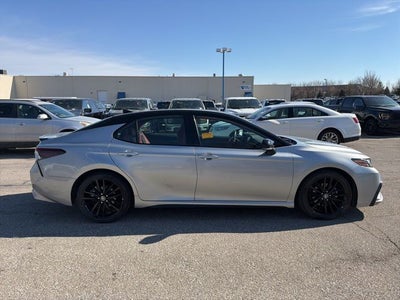 2022 Toyota Camry Hybrid XSE