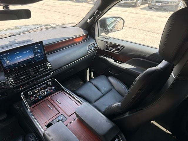 2023 Lincoln Navigator L Reserve