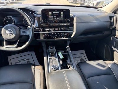 2022 Nissan Pathfinder SL