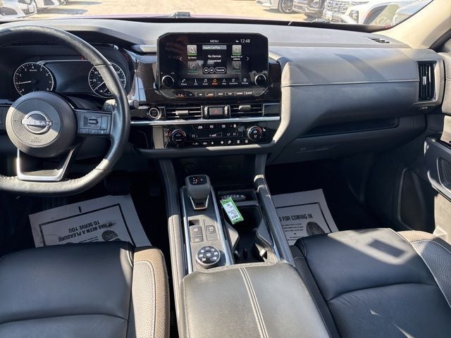 2022 Nissan Pathfinder SL