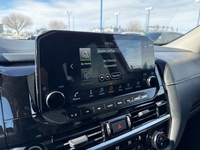 2022 Nissan Pathfinder SL