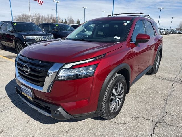 2022 Nissan Pathfinder SL