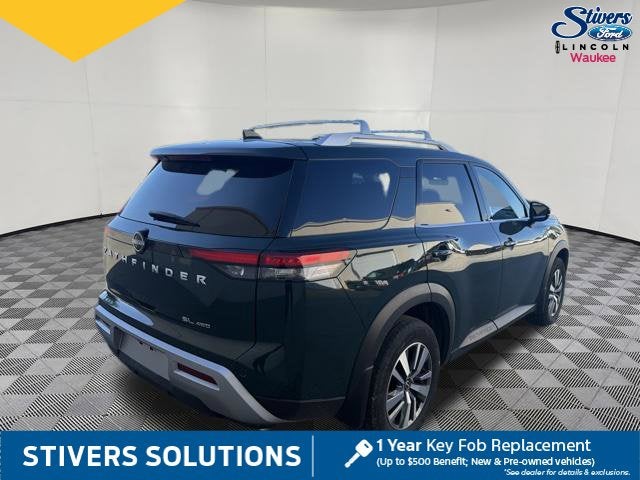 2025 Nissan Pathfinder SL