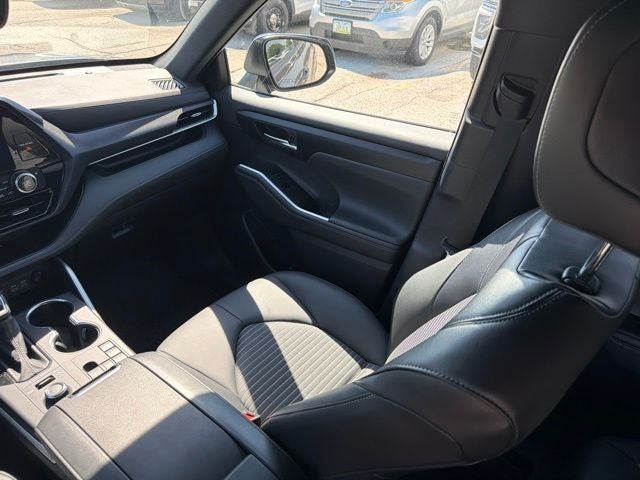 2025 Toyota Highlander XSE