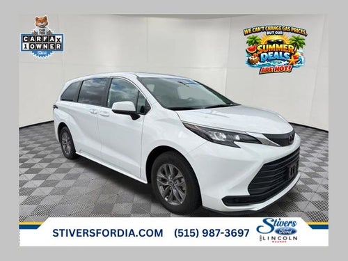 2026 Toyota Sienna LE 8 Passenger