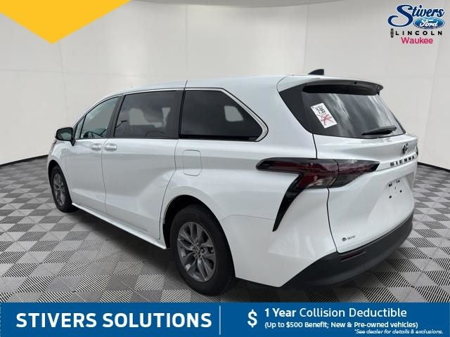 2026 Toyota Sienna LE 8 Passenger