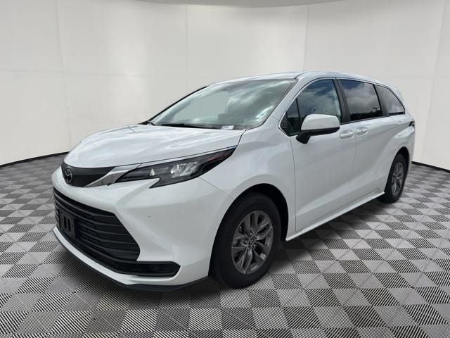 2026 Toyota Sienna LE 8 Passenger