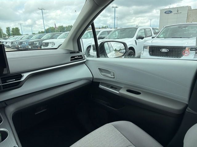 2026 Toyota Sienna LE 8 Passenger