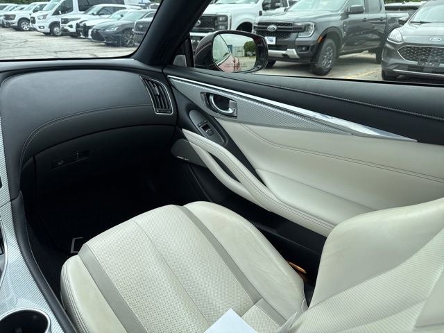 2017 INFINITI Q60 Red Sport 400