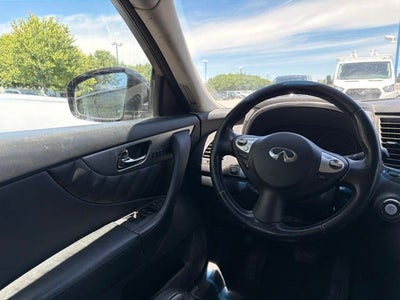2016 INFINITI QX70 Base