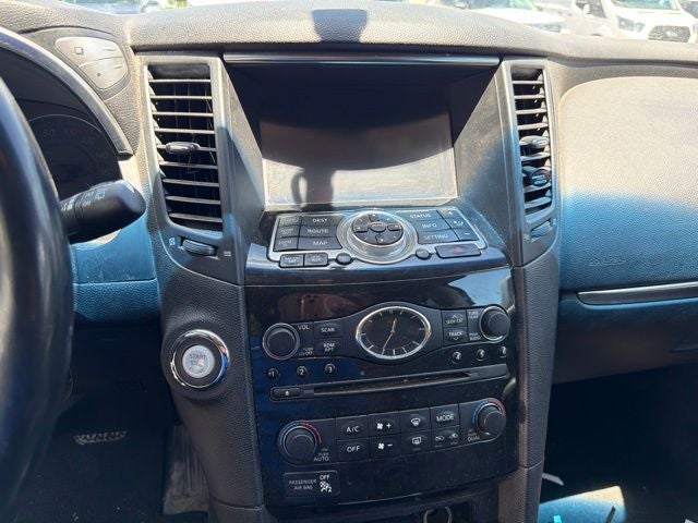 2016 INFINITI QX70 Base