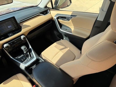 2020 Toyota RAV4 Hybrid LE
