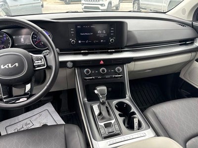 2024 Kia Carnival LX