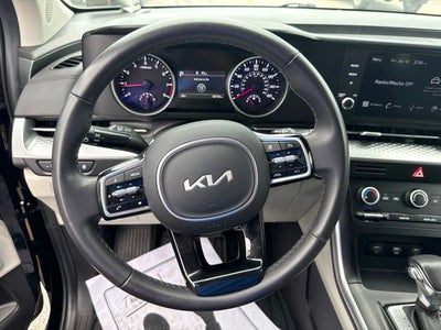 2024 Kia Carnival LX