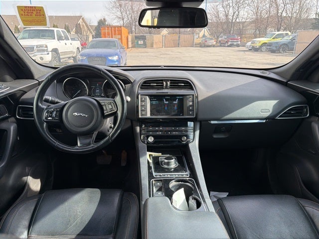 2017 Jaguar F-PACE 35t Prestige