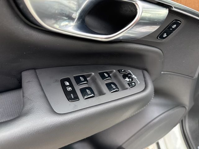 2023 Volvo XC90 B6 Plus 6-Seater